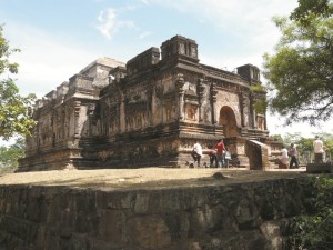 波城保存最好的古代佛寺Thuparama。